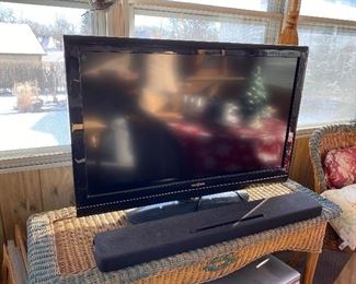37" Insignia TV model number NS_L370-10A $40