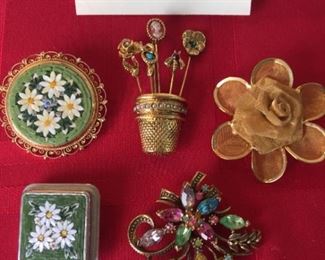 Vintage Floral Broches