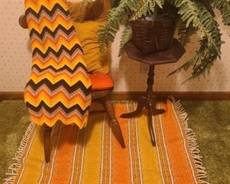 https://ctbids.com/#!/description/share/719368 Chair measures 19" x 18" x 29". Wooden tea table is sturdy and silk fern looks great on top. Table measures 12" x 12" x 24". Includes seat cushion and pillows that match the color scheme on the blankets. Blanket is wool and measures 40" x 39" without the fray added in measurement.


