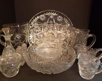 https://ctbids.com/#!/description/share/719428 Starburst Design Glass Dishes. Includes platters, bowls, pitchers, salt and pepper shaker sets and sugar/creamer set.


