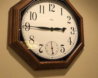 Decorative wall clocks 