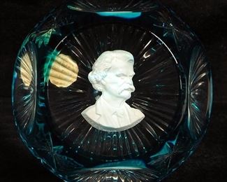 Mark Twain d'Albret Crystal Sulphide Paperweight