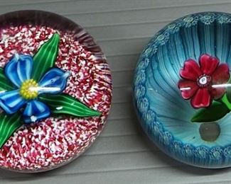 Floral Themed And Holiday Glass Paperweights, Various Styles And Sizes, Total Qty 10