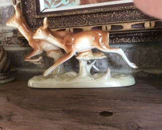Deer statues 