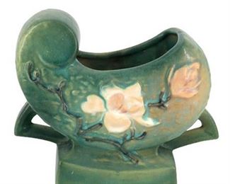 Roseville Pottery USA Magnolia Vase 183-6