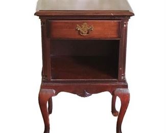 Kling Furniture Queen Anne Mahogany Nightstand