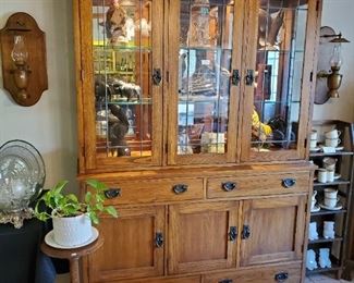 Thomasville "Impressions" Mission Oak china hutch.
