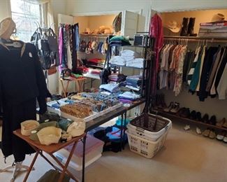 Great men's & women's clothing & accessories.