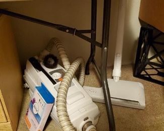 Electrolux cannister vacuum.