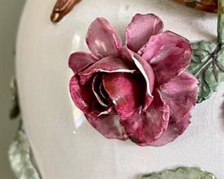 detail - this item has a few condition issues!