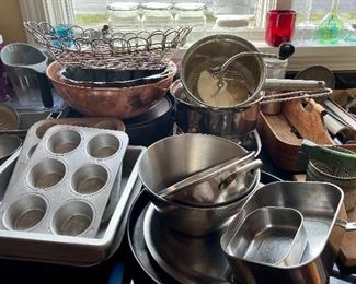 Lots of cookware & bakeware!  Make an appointment to shop.  Sign-up in the details & description section.