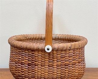 Item 262:  Marsha Lawrence 1983 Classic Nantucket Basket - 7" x 8":  $28