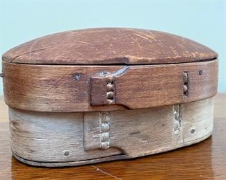 Item 263:  Delightful early 20thc Century Swedish oval shaker style love box - 5" x 2": $45