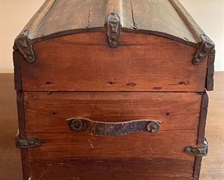 detail - leather handles