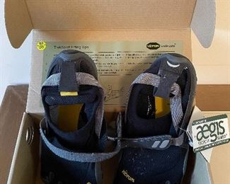 Item 277:  Vibram shoes NWT (size 38):  $30