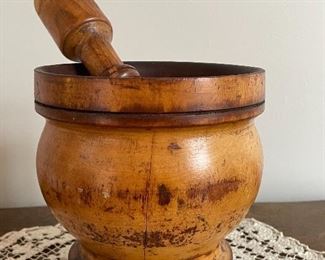 Item 478:  Old Burl-y Mortar and Pestle - 5.25" x 5.5": $65