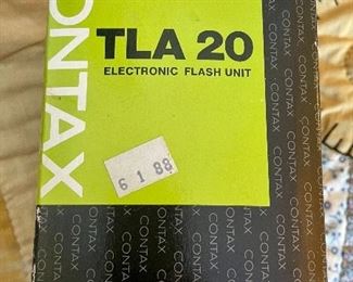 Item 466:  Contax TLA 20 Flash: $10