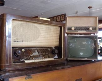 GRUNDIG, TELFUNKEN, WEST GERMAN RADIOS AND VINTAGE TELEVISIONS.