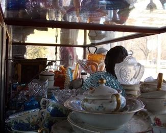 FINE CHINA DISH SETS.