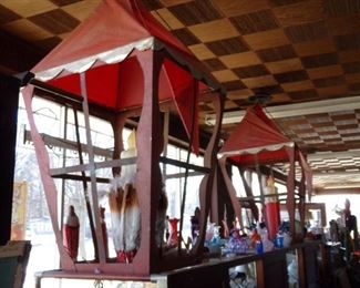 CHRISTMAS LAMPS FROM ST LOUIS MICHIGAN STREETS.