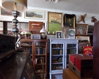 LARGE QUANTITY OF ANTIQUE BOOKS.