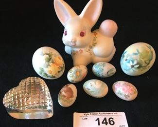 ROBERT HELD ART GLASS IRIDESCENT HEART SHAPED PAPERWEIGHT AND SWEET HAND PAINTED EASTER BUNNY AND EGGS  