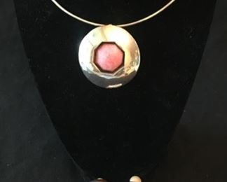 BEAUTIFUL REBECCA COLLINS RHODOCHROSITE AND CARVED PINK CORAL CLIP EARRINGS IN STERLING AND SILVERTONE PENDANT WITH PINK CENTER STONE ON STERLING WIRE CHOKER