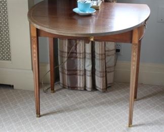 Pembroke table