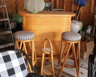 Vintage rattan tiki bar & stools