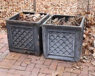 Pair heavy iron planters