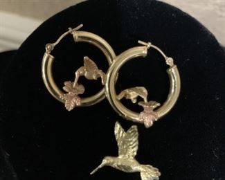 14 Karat Hummingbird Loop earrings and hummingbird pendant