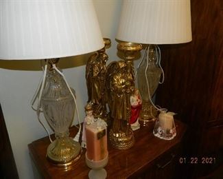 lamps/statues