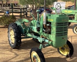 1941 John Deere Tractor Model LA
