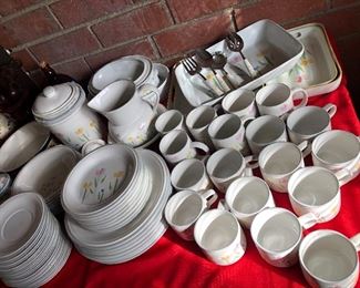 Dishware Set