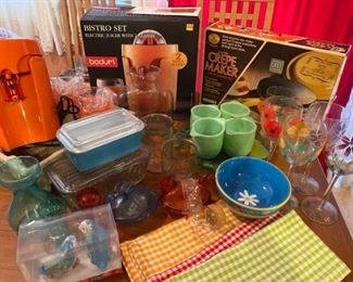 143New Bodum Juicer, Bistro Set More