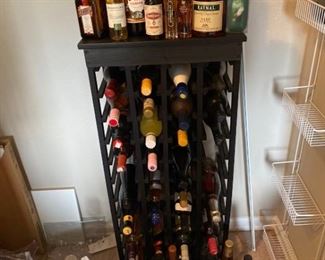 025 Wine Rack and Champagne Glasses