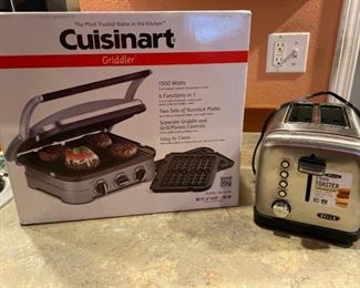 043 Cuisinart Griddler and Bella Toaster