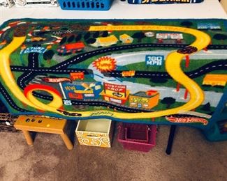 RACE TRACK RUG FOR KIDS