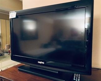 26" SANYO LCD FLAT SCREEN TV - 2011