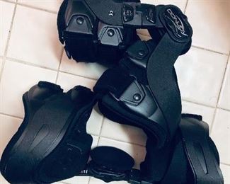 DONJOY KNEE BRACES