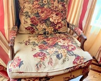 34. Sherrill Furniture French Style Fauteuil Chair (32" x 30" x 39") 