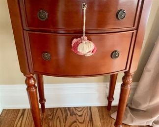 52. 2 Drawer Accent Table (23" x 15" x 33")