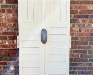 Outdoor storage container