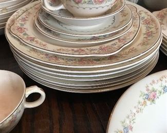 Laden City Pottery 35 pieces