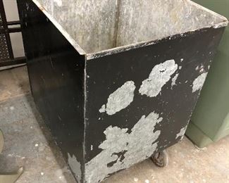 Metal tub on wheels