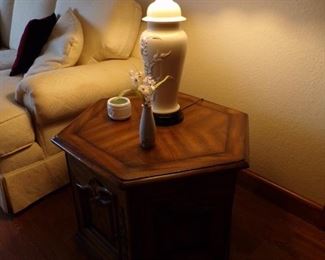 lamp table