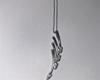 PLATINUM DIAMOND PENDANT