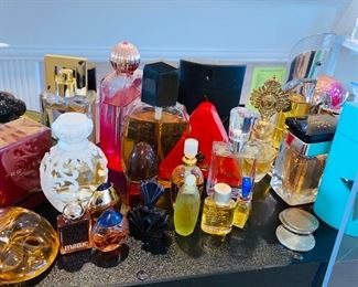 WOMENS PERFUMES / MENS COLOGNE