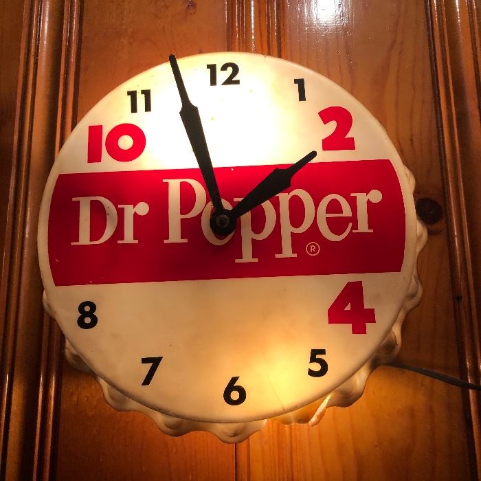 DR. PEPPER CLOCK