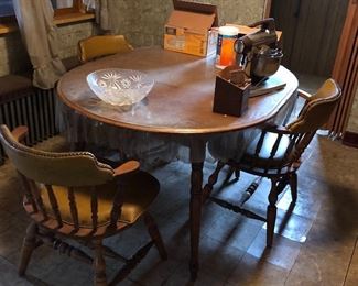 EARLY AMERICAN TABLE AND CHAIRS
